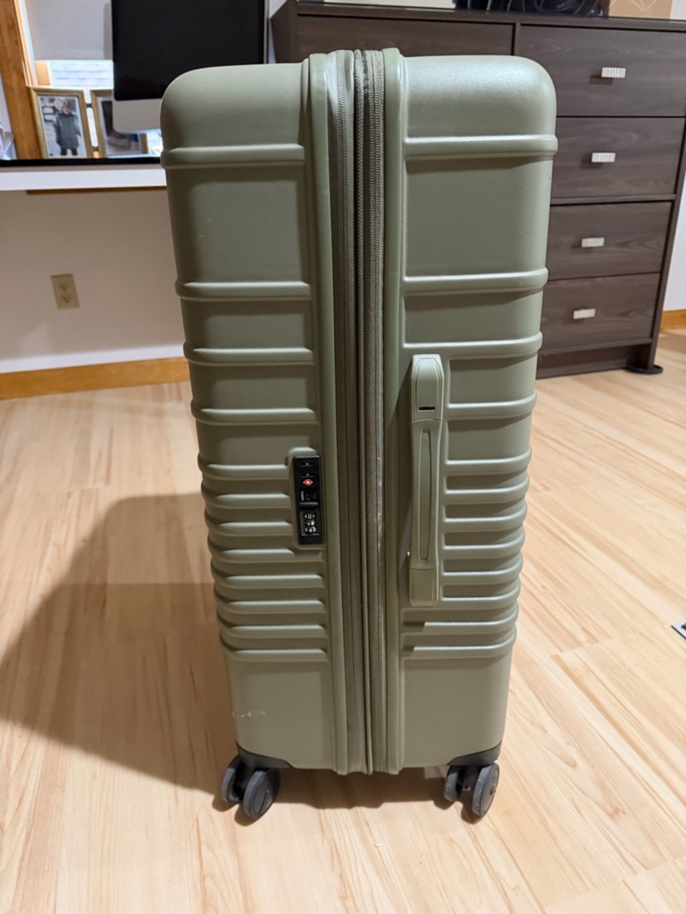 BEIS Matte Olive Hardside Spinner Large Check In Roller - Picture 2 of 5
